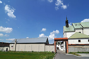 stalowa-wola-klasztor-01.jpg