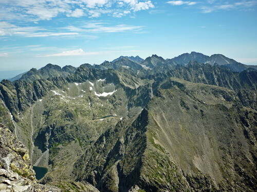 Tatry Wysokie w niemal pełnej okazałości - widok ze szczytu